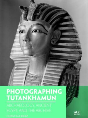 Photographing Tutankhamun